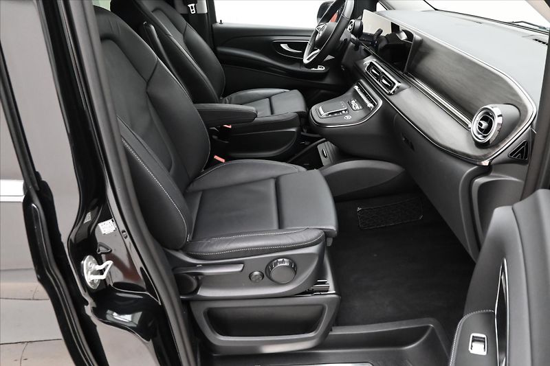 Mercedes-Benz Třídy V 2,0 300D 174kW XL Avantgarde 8 - fotka 17 z 33