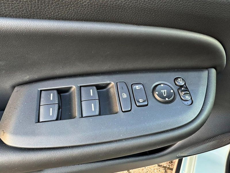 Honda Jazz (2026) CROSSTAR 1.5eHEV 122k AKCE !!! - fotka 29 z 32