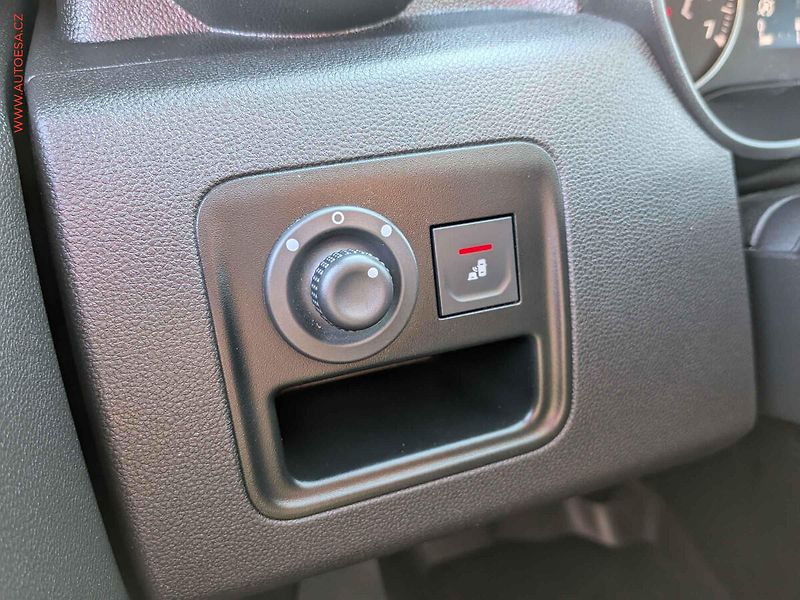 Dacia Duster (2019) 1.3 TCe, 2.maj,ČR, AC, navi - fotka 19 z 19
