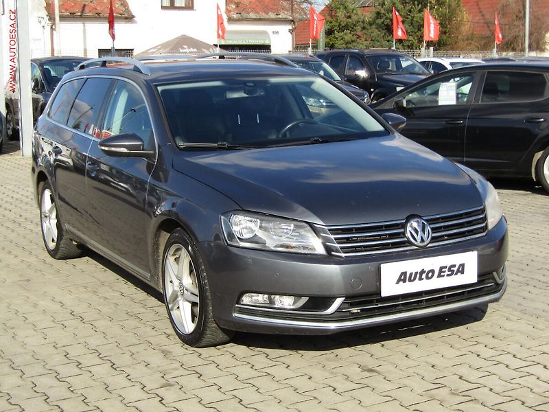 Volkswagen Passat (2012) 2.0 TDi, DSG, kůže, panor. - fotka 1 z 23