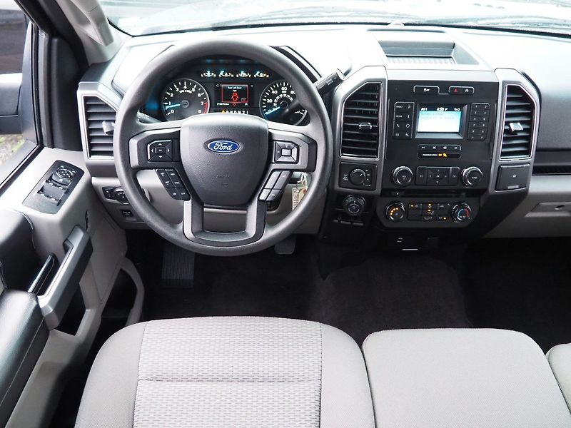 Ford F-150 (2018) 3.3L 4x4 SuperCrew - fotka 12 z 41