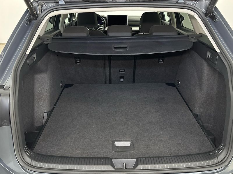 Volkswagen Golf Life DSG - fotka 10 z 29