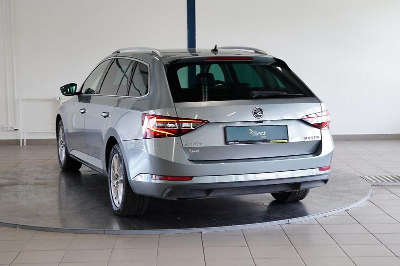 Škoda Superb - fotka 7 z 28