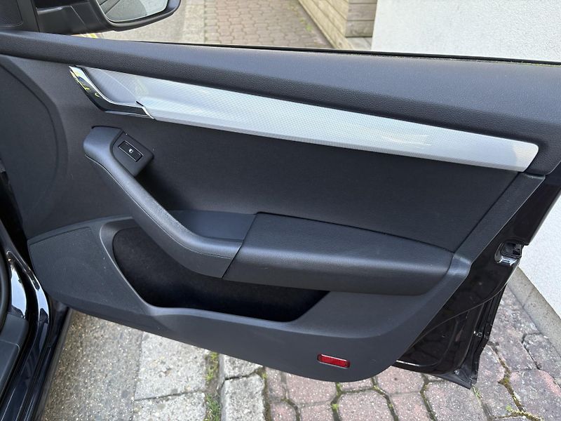 Škoda Octavia (2013) 1.4 TSI Ambition - fotka 12 z 28