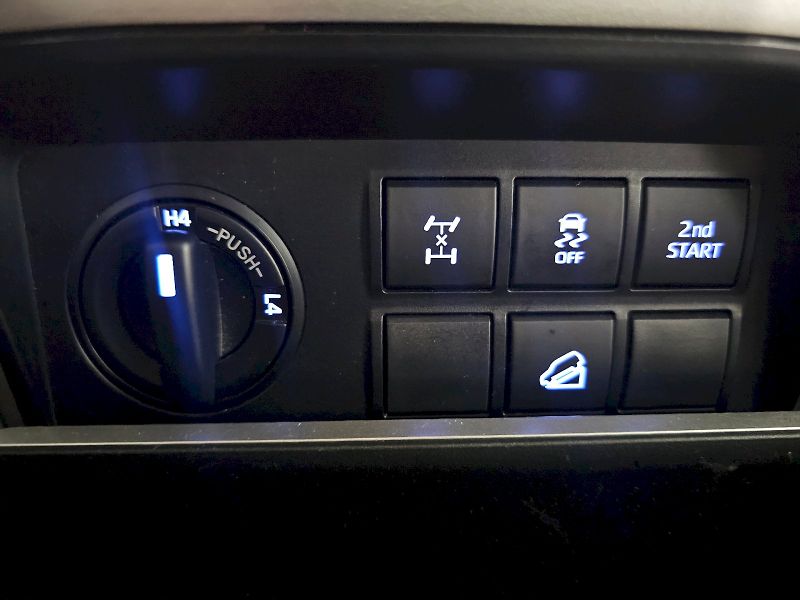 Toyota Land Cruiser (2019) LC150 2.8D-4D 130kW 4x4 - fotka 17 z 26