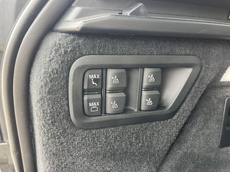 BMW X7 (2022) XDRIVE 4.0d - fotka 19 z 19