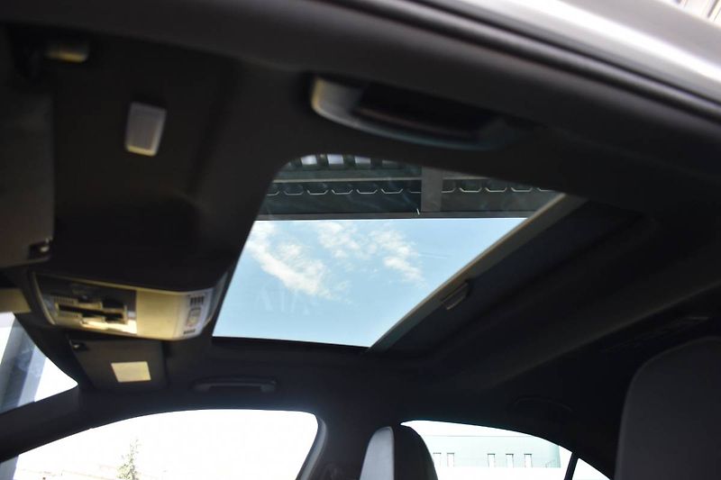 Škoda Superb (2023) 2.0TDI 147kW DSG Sportline 4x4 - fotka 26 z 29