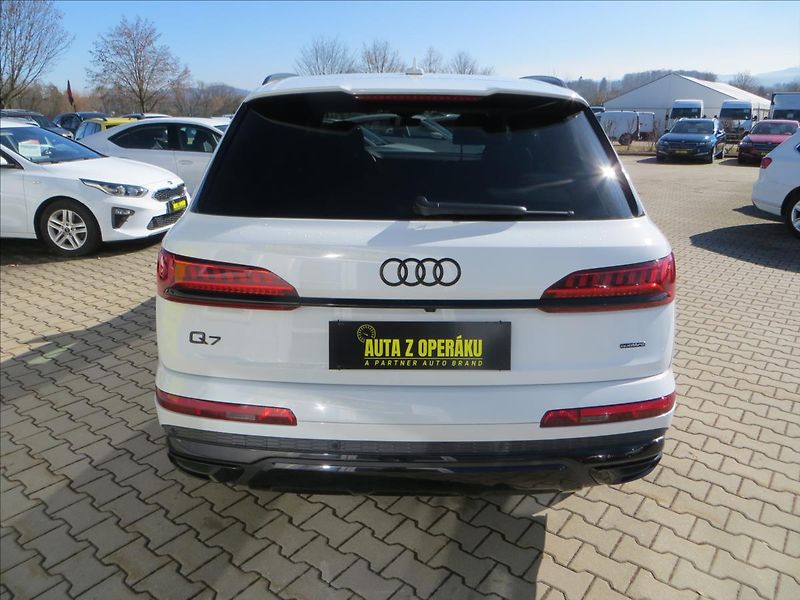 Audi Q7 3,0 TDI 210kW quattro S-line - fotka 6 z 27