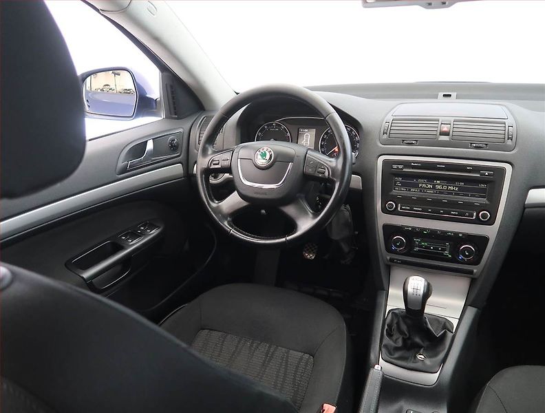 Škoda Octavia (2010) 1.8 TSI, 4X4, Tažné - fotka 7 z 21