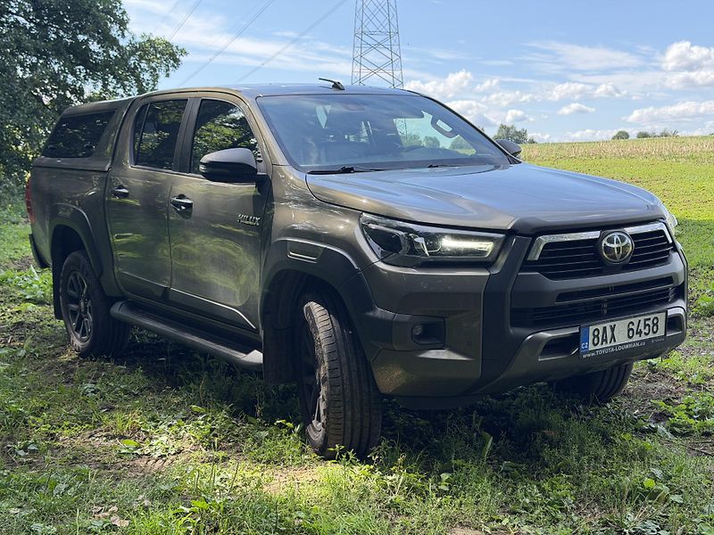 Toyota Hilux (2021) Toyota Hilux 2.8  - fotka 3 z 16