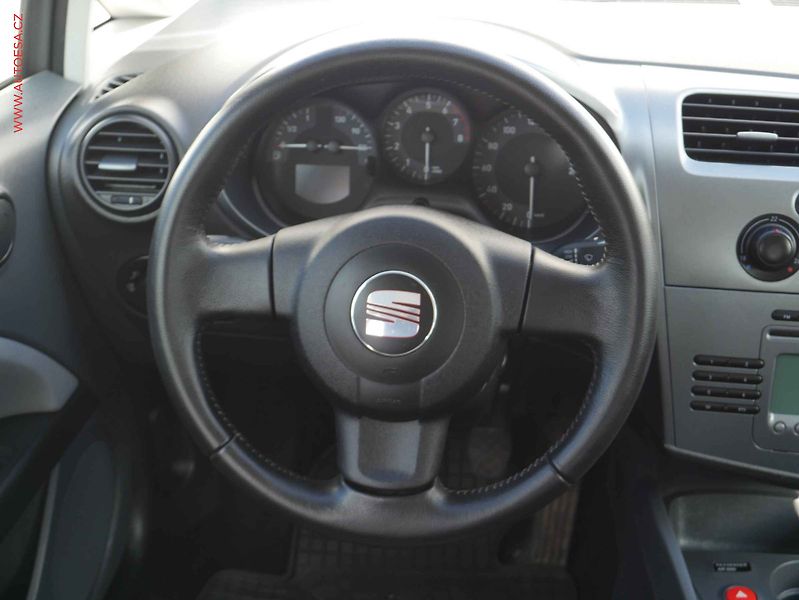 Seat Leon (2008) 1.4 MPi, ČR, STK5/28 - fotka 13 z 14