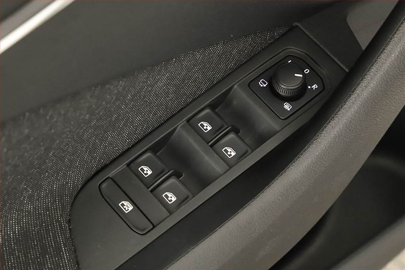 Škoda Scala (2020) 1.0 TSI, Tempomat - fotka 10 z 13