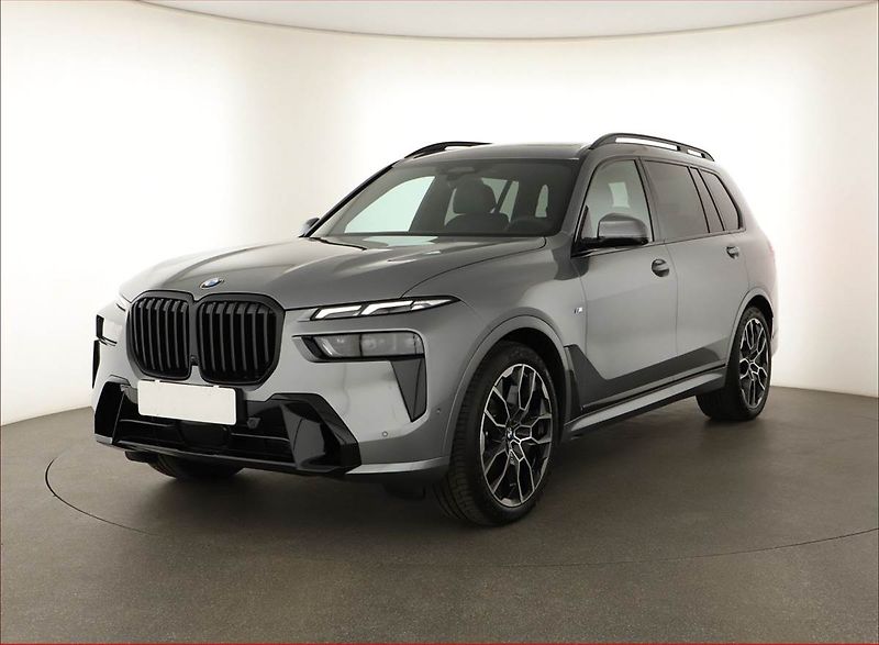 BMW X7 (2025) xDrive40d - fotka 2 z 31