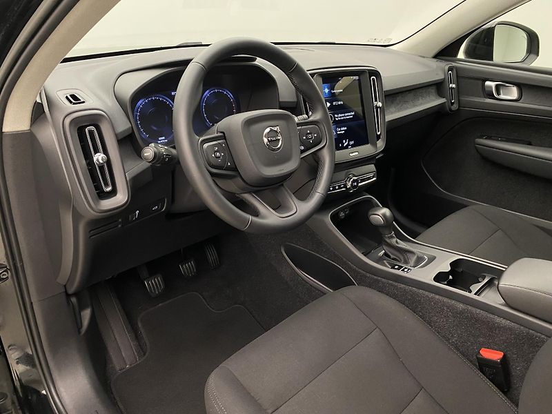 Volvo XC40 T2 ESSENTIAL CZ - fotka 4 z 42