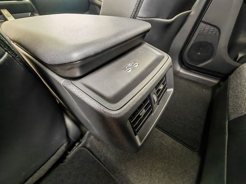 Toyota bZ4X Touring 4x4 Style - fotka 20 z 43