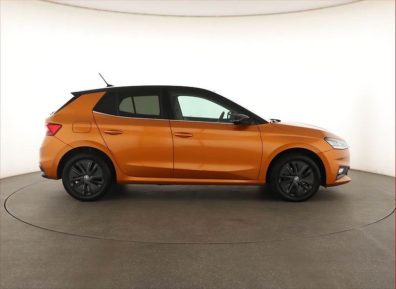 Škoda Fabia (2022) 1.0 TSI, Automat, Tempomat - fotka 6 z 20
