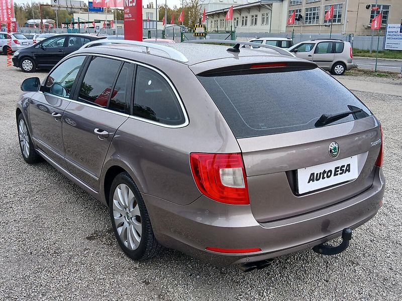 Škoda Superb (2011) 2.0TDi, DSG, výhřev sed. - fotka 6 z 21