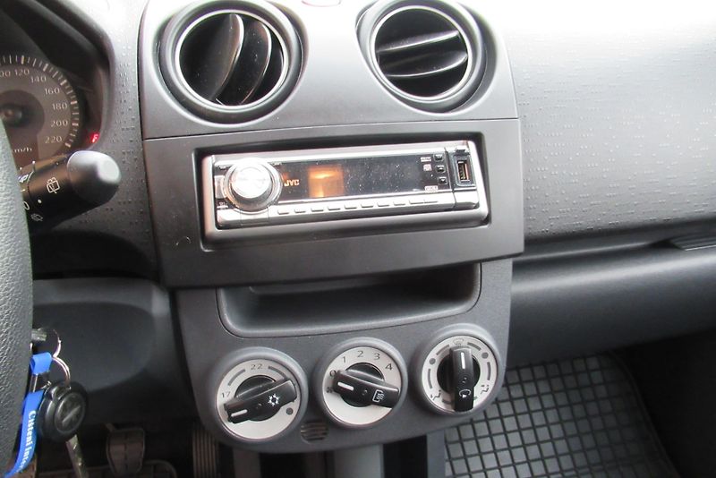 Mitsubishi Colt 1.1 MPi KLIMA SADA KOL - fotka 12 z 17