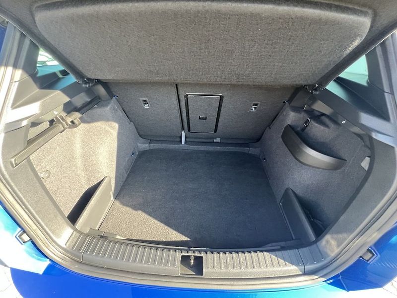 Škoda Karoq Sportline 1.5 TSI 110 kW - fotka 15 z 37