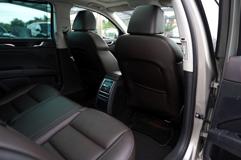 Škoda Superb 2.0 TDI 125 kW L&K/ČR/DPH - fotka 36 z 44