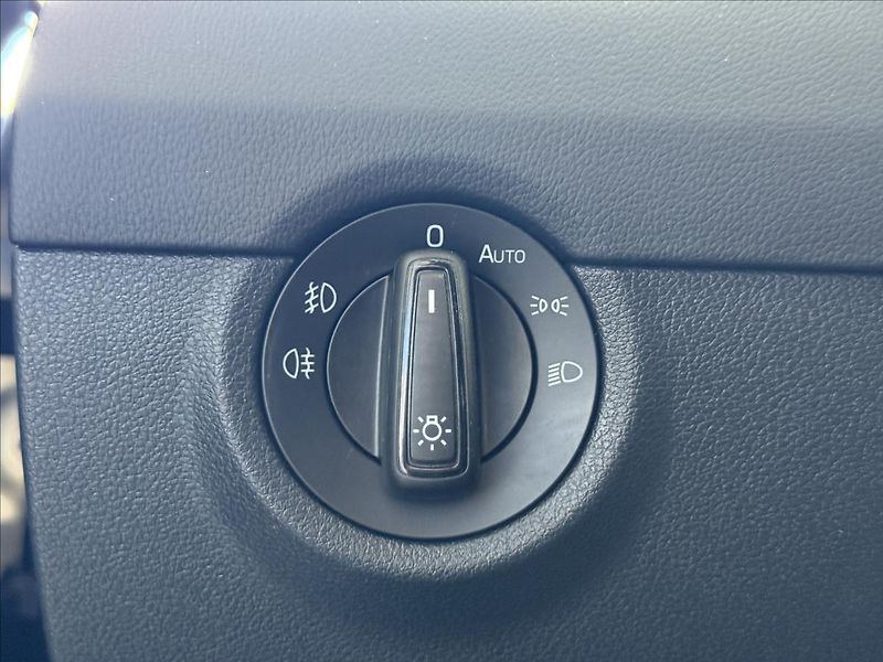 Škoda Octavia 1,6   1.MAJ,SERVISKA,DPH,ČR - fotka 12 z 26