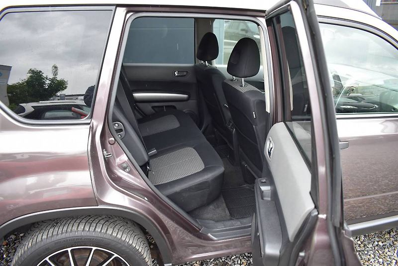 Nissan X-Trail 2,0 DCi 1M,4x4,SERVIS,TZ TOP - fotka 16 z 19
