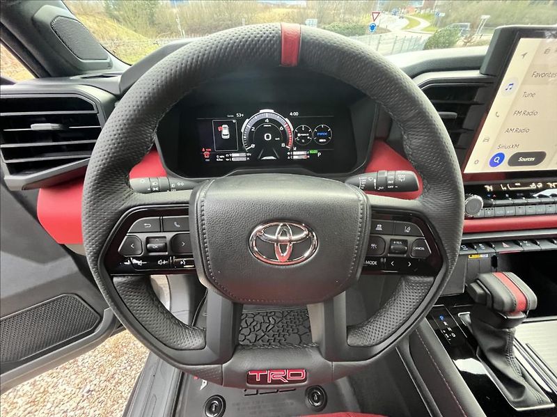 Toyota Sequoia 3,5i-Force MaxTTV6HEV TRD Pro - fotka 18 z 58