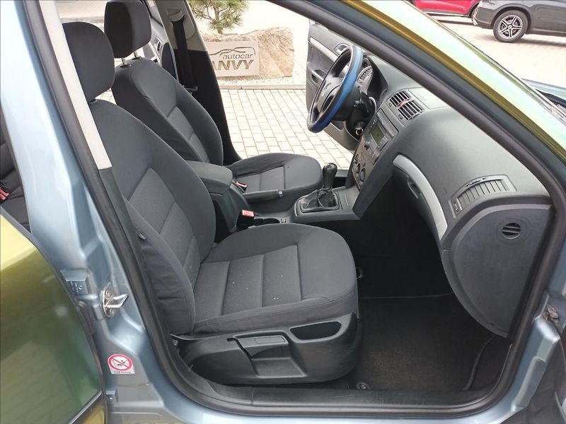 Škoda Octavia 1,6 MPI,75KW,KLIMA,KOLA - fotka 22 z 35