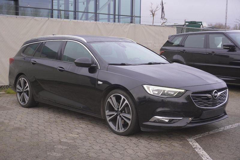 Opel Insignia (2017) INSIGNIA  2,0T154kW SPORTS 4x4 - fotografie inzerátu