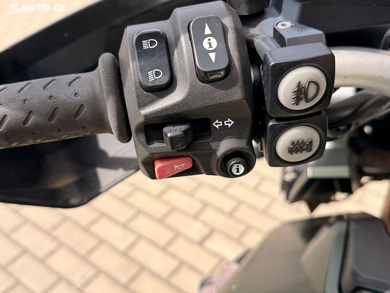 Triumph (2014) Tiger Explorer XC 100kw - fotka 14 z 16