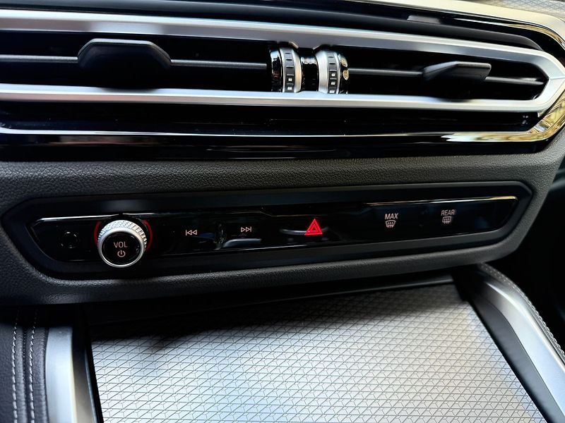 BMW Ostatní eDrive 40 LASER H&K HUD Mpaket - fotka 31 z 46