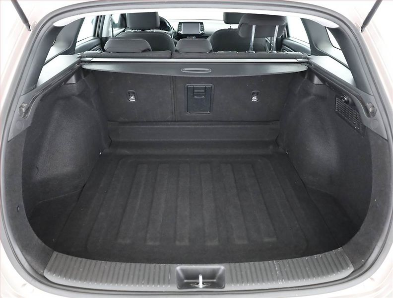 Hyundai i30 (2020) 1.4 T-GDI, Serv.kniha - fotka 18 z 19
