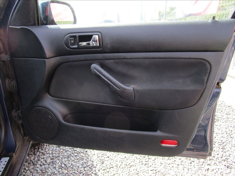 Volkswagen Golf 1.4i 16V, Klima - fotka 19 z 37