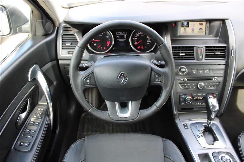 Renault Latitude 2,0 dCi  NOVÉ V ČR,AUTOMAT - fotka 10 z 30