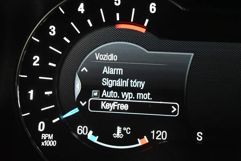 Ford Mondeo (2020) 2.0 140 KW LED ACC SONY 8AT EC - fotka 25 z 37