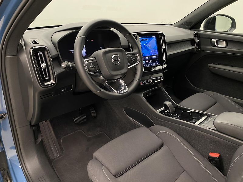 Volvo XC40 PURE ELECTRIC RECHARGE PLUS - fotka 4 z 55