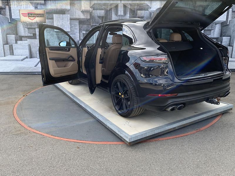 Porsche Cayenne (2019) 3.0i, 250KW, VZDUCH, ZÁRUKA - fotka 10 z 25