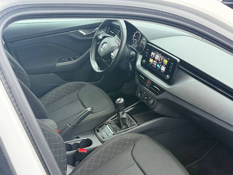 Škoda Kamiq Ambition 1,0 TSI 70 kW 5° MP - fotka 7 z 28