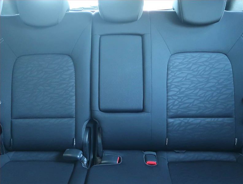Hyundai ix20 (2015) 1.6 CVVT, Serv.kniha - fotka 10 z 16