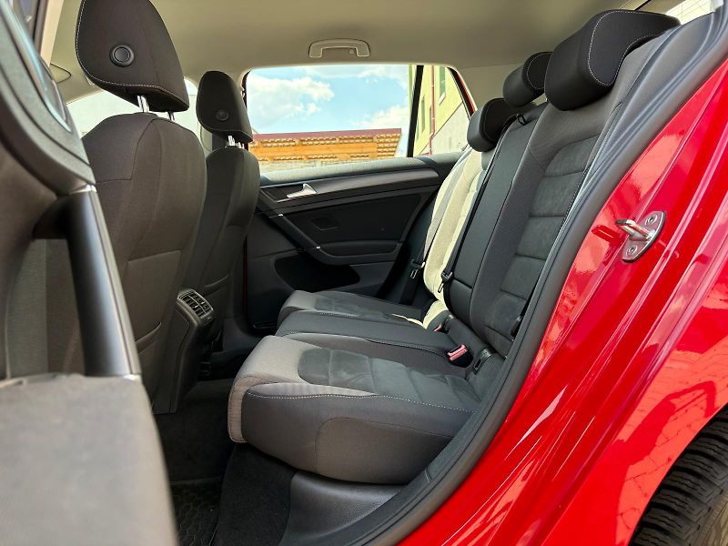 Volkswagen Golf 1.5TSI 110 kW, ČR, 1. MAJ, DPH - fotka 22 z 34