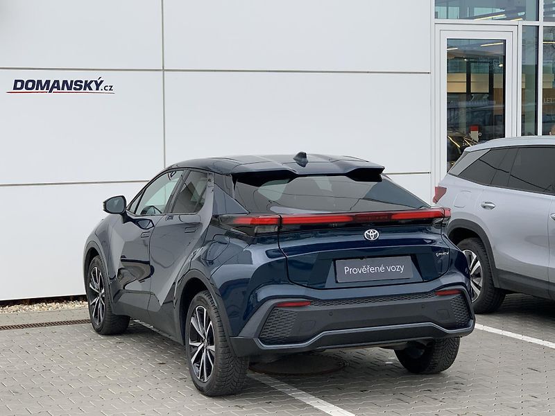 Toyota C-HR STYLE 2.0 PHEV 223k e-CVT - fotka 13 z 26