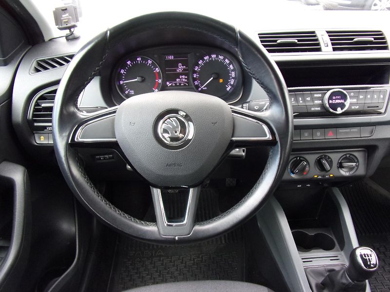 Škoda Fabia (2018) 1.0TSi 70kW CHZ KLIMATIZACE ČR - fotka 13 z 21