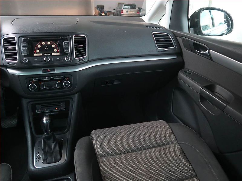 Volkswagen Sharan (2012) 2.0 TDI, Automat, 7 míst - fotka 8 z 19