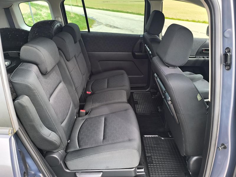 Mazda 5 (2009) 1.8  7MÍST,DOLOŽENÉ KM,SERVIS - fotka 16 z 35