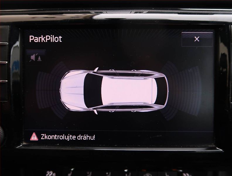 Škoda Superb (2016) Style 2.0 TDI, Navi, Xenony - fotka 20 z 21
