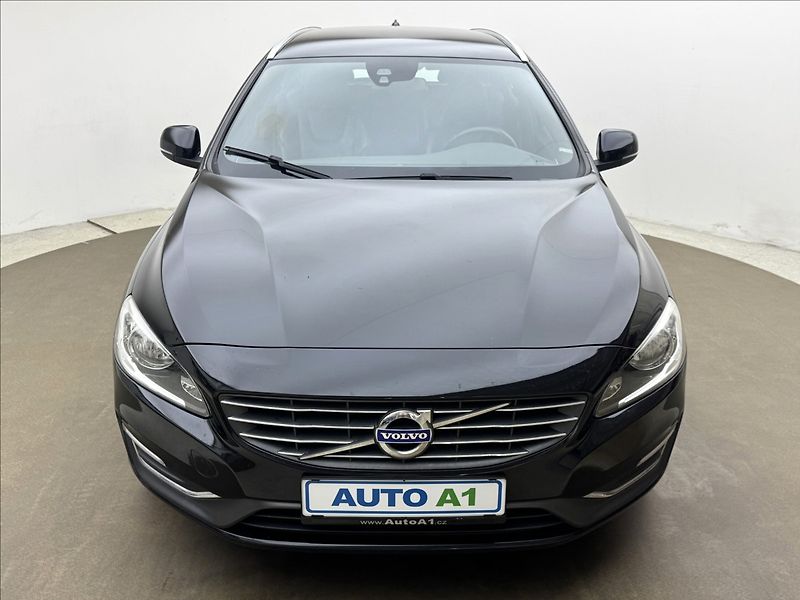 Volvo V60 1,6 D2 KŮŽE NAVI OCEAN RACE - fotka 2 z 41