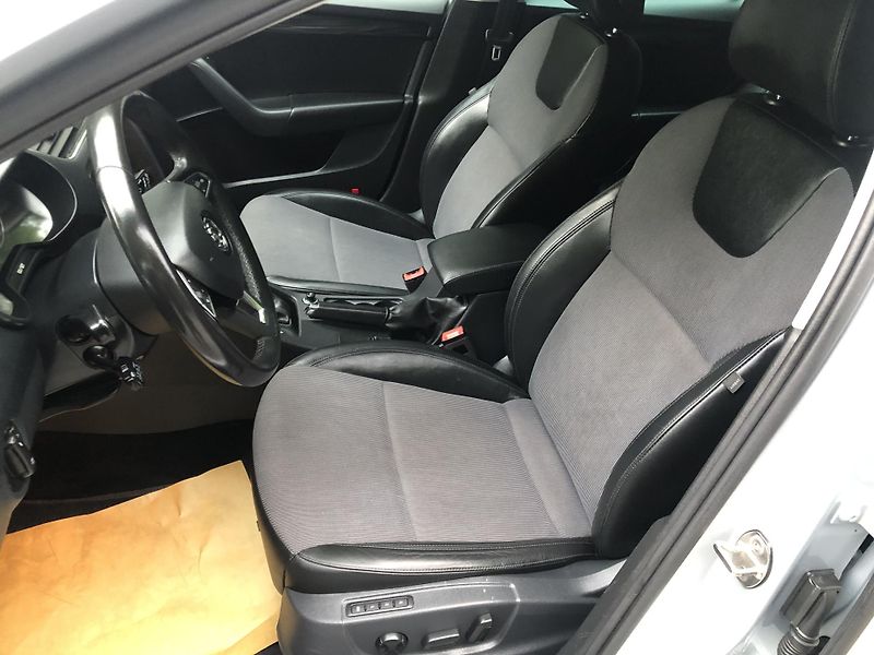 Škoda Octavia (2020) COMBI 1.5 TSI DSG STYLE 2020 - fotka 14 z 17