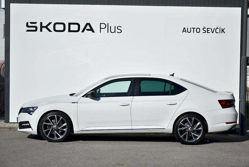 Škoda Superb (2021) Sportline 1.5 TSI DSG - fotka 12 z 35