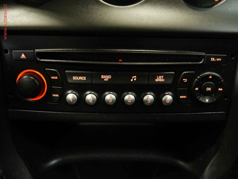 Citroën C3 (2014) 1.2PT, 2.maj,ČR, AC - fotka 13 z 14