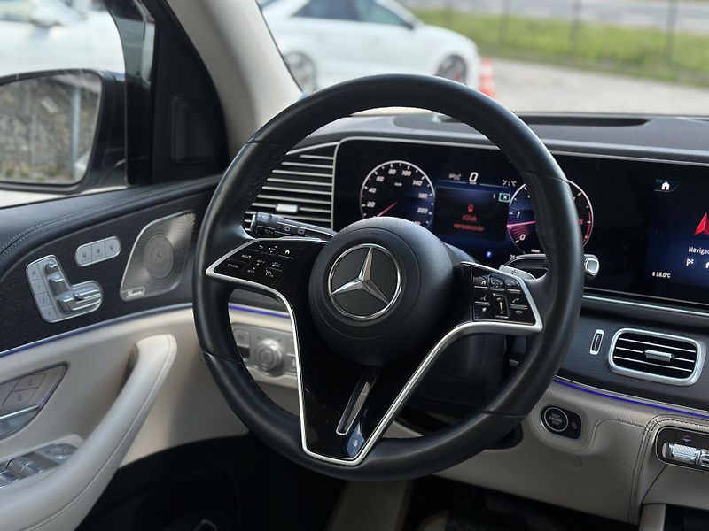 Mercedes-Benz GLE (2024) Mercedes-Benz GLE 450 AMG 2024 - fotka 11 z 20